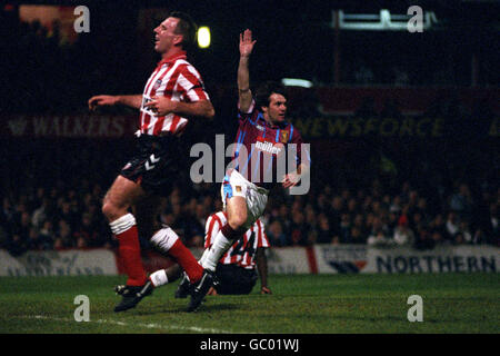 Calcio - Coppa Coca-Cola - 3° turno - Sunderland / Aston Villa - Roker Park. RAY HOUGHTON, ASTON VILLA FESTEGGIA IL TERZO TRAGUARDO DI SUNDERLAND / ASTON VILLA Foto Stock