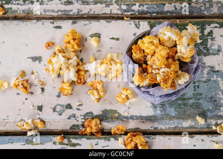 Preparate popcorn salati Foto Stock
