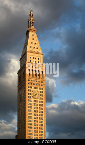 Metropolitan Life Insurance Company Tower al tramonto, Madison Square Park, Flatiron District di Manhattan, New York City Foto Stock