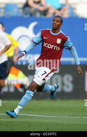 Calcio - Coppa della Pace 2009 - Aston Villa / Atlante - Stadio Rosaleda. Ashley Young di Aston Villa durante la partita contro Atlante Foto Stock