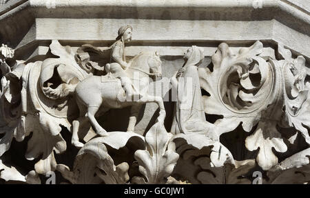 Scena medievale con cavalier e la signora, dal palazzo ducale antica capitale, nella Basilica di San Marco, Venezia Foto Stock