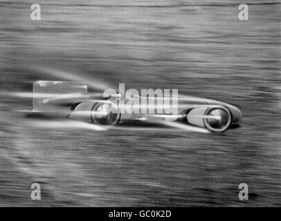 Motor Racing - Sir Malcolm Campbell's Blue Bird. L'impressione di un artista di Sir Malcolm Campbell-Napier-Railton Blue Bird a speed. Foto Stock