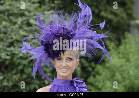 Equitazione - Dublin Horse Show - Blossom Hill Ladies Day - RDS Foto Stock