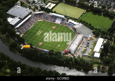 Una vista aerea della prima giornata di test nella serie Ashes a Sophia Gardens, Cardiff. Data foto: Mercoledì 8 luglio 2009. Il credito fotografico dovrebbe essere: Barry Batchelor/filo PA. Foto Stock