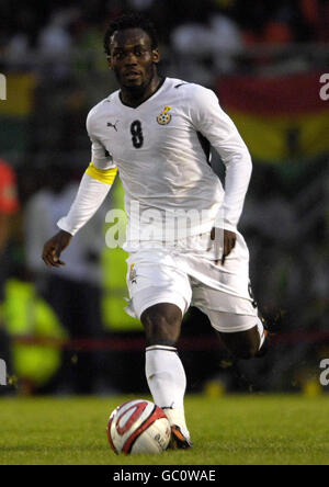 Michael Essien del Ghana durante la partita internazionale amichevole alla Brisbane Road, Londra. Foto Stock