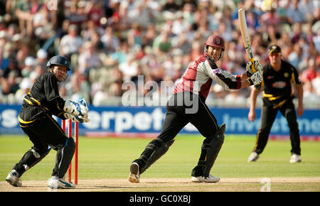 Marcus Trescosick del Somerset si è arenato durante la partita della Twenty20 Cup a Edgbaston, Birmingham. Foto Stock