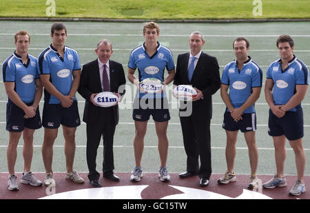 Rugby Union - Murrayfield Economic Impact Reports - Murrayfield Stadium. Il Consigliere Tom Buchanan e l'evento Scotland's Stuart Turner con i giocatori di Rugby 7 durante la conferenza stampa a Murrayfield, Edimburgo. Foto Stock