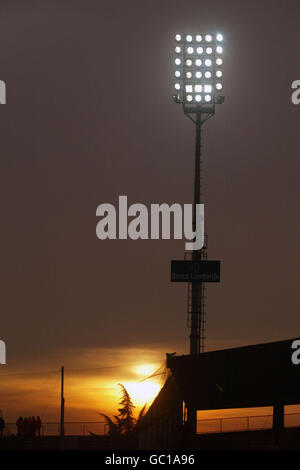 Calcio - Serie Italiana A - Brescia / Palermo. Una veduta generale dello Stadio Mario Rigamonti, sede di Brescia al tramonto Foto Stock