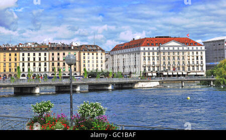 Ginevra, Svizzera - 17 agosto: vista del litorale del lago Leman a Ginevra il 17 agosto 2015. Foto Stock