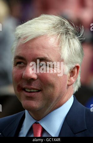 Corse ippiche - 2009 Ebor Festival - Darley Yorkshire Oaks & Ladies Day - York Racecourse. Jeremy Noseda, allenatore Foto Stock