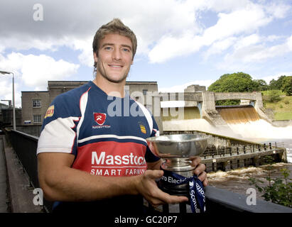 Scottish Hydro Premier Two Champions Club Captain Richie Hawkins durante una fotocellula per il lancio della stagione di rugby DI UN Side Club 15 presso la centrale elettrica di Pitlochry, Perthshire. Foto Stock