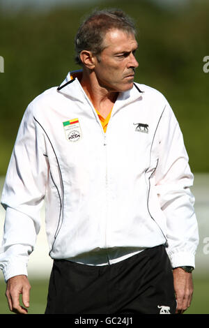 Calcio - International friendly - Benin v Gabon - Stade des Vertus. Michel Dussuyer, allenatore Benin Foto Stock