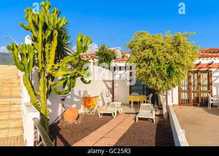 Tipici appartamenti per le vacanze in Costa Adeje town, Tenerife, Isole Canarie, Spagna Foto Stock