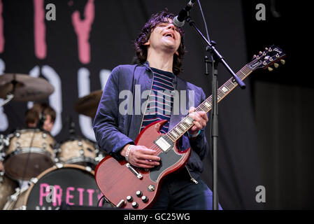 Wrexham, Regno Unito. Il 2 luglio 2016. Piuttosto vizioso eseguire a Gianfranco Università Racecourse, Wrexham sostenere gli Stereophonics su Foto Stock