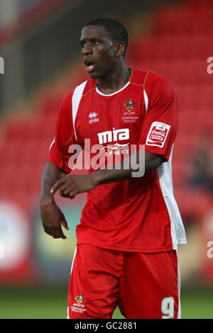 Calcio - Carling Cup - primo turno - Cheltenham Town v Southend United - Whaddon Road. Justin Richards, città di Cheltenham Foto Stock