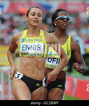 Atletica - Aviva British Grand Prix - Gateshead Stadium. Jessica Ennis della Gran Bretagna dopo gli ostacoli da 100 m delle donne durante il Gran Premio Aviva di Gateshead, Newcastle. Foto Stock