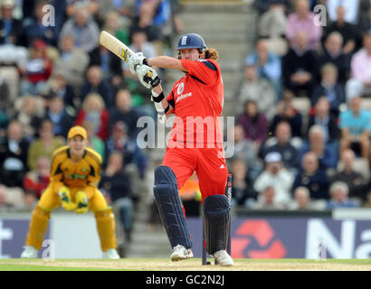 Cricket - Natwest Series - Third One Day International - Inghilterra / Australia - The Rose Bowl. L'Inghilterra Ryan Sidebottom si è inzottato durante la NatWest Series Third One Day International al Rose Bowl di Southampton. Foto Stock