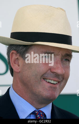 Corse ippiche - 2009 Ebor Festival - totesport Ebor Day - Ippodromo di York. Marcus Tregoning, Trainer Foto Stock