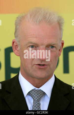 Corse ippiche - 2009 Ebor Festival - totesport Ebor Day - Ippodromo di York. Willie Mullins, allenatore Foto Stock