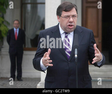 Taoiseach Brian Cowen parla all'inizio del Global Irish Economic Forum, per generare idee per far uscire l'Irlanda dalla recessione alla Farmleigh House di Dublino. Foto Stock