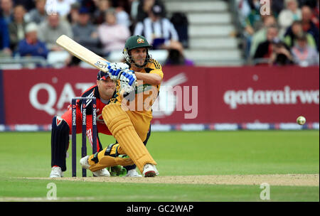 Michael Hussey dell'Australia pipistrelli durante il Sesto giorno internazionale a Trent Bridge, Nottingham. Foto Stock