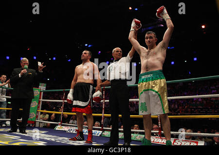 Boxing - mondo WBA Super-Bantam Peso - Bernard Dunne v Poonsawat Kratingdaenggym - O2 Arena Foto Stock