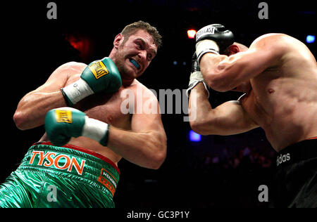 Boxing - mondo WBA Super-Bantam Peso - Bernard Dunne v Poonsawat Kratingdaenggym - O2 Arena Foto Stock