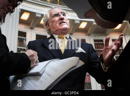 Lord Justice Clerk Lord Gill annuncia i dettagli di un'ampia revisione del sistema giudiziario civile scozzese presso la biblioteca Signet di Edimburgo. Foto Stock