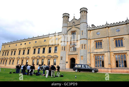 I membri della stampa ai funerali dello chef televisivo Keith Floyd all'Ashton Court Mansion di Bristol. Foto Stock