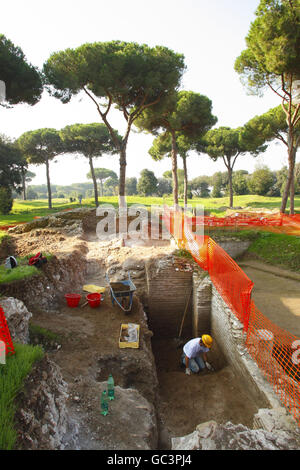 British archeologi scova anfiteatro romano Foto Stock