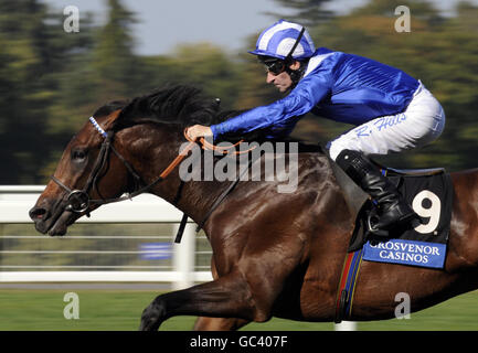 Horse Racing - Terza Ascot Racecourse Festa della Birra - Family Fun Day - Ascot Racecourse Foto Stock