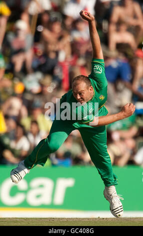 Jacques Kallis del Sud Africa, durante la partita di gruppo ICC Champions al Centurion Stadium di Centurion. Foto Stock