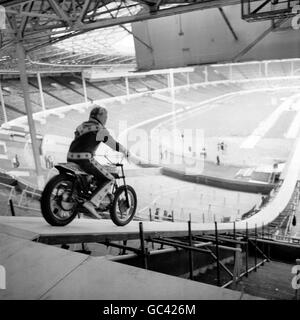 Moto Stunt equitazione - Evel Knievel - Wembley Stadium Foto Stock