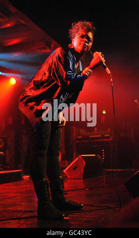 Concerto di Speech Debelle - Londra. L'artista rap Speech Debelle, vincitore del premio Mercury Music, si esibisce presso il Scala Club di Londra. Foto Stock