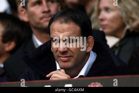 Rugby Union - Investec Challenge Series - Inghilterra / Australia - Stadio di Twickenham. L'allenatore inglese Martin Johnson durante la partita della Investec Challenge Series al Twickenham Stadium di Londra. Foto Stock