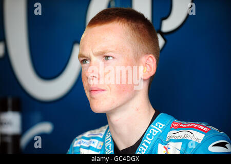 Motociclismo - Moto GP - Round Ten - Practice - Donington Park. Bradley Smith di Aprilia (125cc) durante la giornata di prove del Gran Premio di Gran Bretagna a Donington Park, Castle Donington. Foto Stock