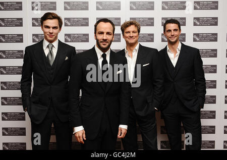 (Da sinistra a destra) Nicholas Hoult, Tom Ford, Colin Firth e Matthew Goode alla prima del nuovo film A Single Man, al Vue Cinema nel centro di Londra, parte del Times BFI 53rd London Film Festival. Foto Stock