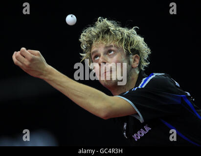 Ping-pong - Campionato Nazionale Inglese - Istituto Inglese di Sport - Sheffield. Serve Andrew Baggaley in Inghilterra Foto Stock