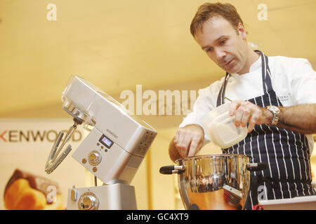 Marcus Wareing lancia Kenwood Chef di cucina Foto Stock