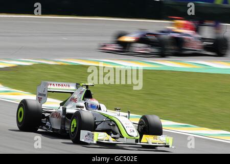 Rubens Barrichello della Brawn GP in azione durante il Gran Premio del Brasile a Interlagos, San Paolo. Foto Stock