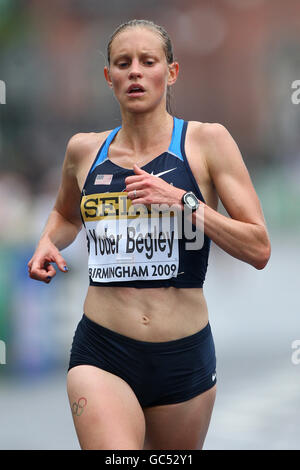 Atletica - EDF Energy Birmingham Mezza Maratona. Amy Yoder Begley degli Stati Uniti che conclude la Mezza Maratona di Birmingham dell'energia EDF delle donne a Birmingham. Foto Stock