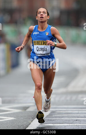L'Italia Emma Quaglia termina la Mezza Maratona femminile EDF Energy Birmingham a Birmingham. Foto Stock