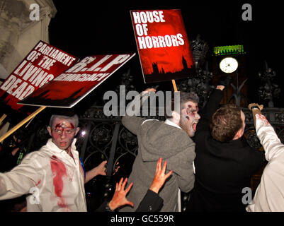 Votare a favore di una modifica campagna - Zombie a piedi Foto Stock