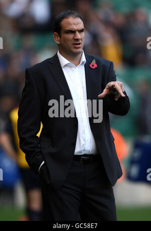 Rugby Union - Investec Challenge Series - Inghilterra / Australia - Stadio di Twickenham. L'allenatore inglese Martin Johnson prima della partita della Investec Challenge Series al Twickenham Stadium di Londra. Foto Stock