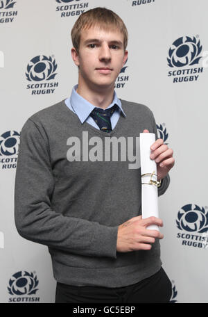 Ross Marrins durante la cerimonia di laurea della vettura di apprendista di Rugby a Murrayfield, Edimburgo. Foto Stock