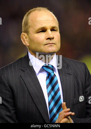 Il capo allenatore scozzese Andy Robinson dopo la vittoria sull'Australia durante il 2009 Bank of Scotland Corporate Autumn Test Match a Murrayfield, Edimburgo. Foto Stock