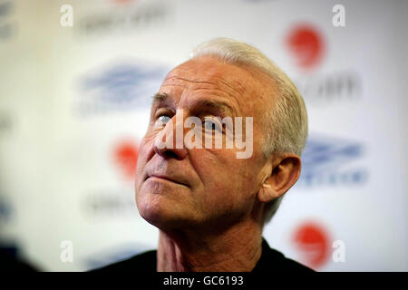 Il direttore della Repubblica d'Irlanda Giovanni Trapattoni durante una conferenza stampa al Grand Hotel di Malahide, Irlanda. Foto Stock