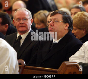 Il Cardinale Cahal Daly funerale Foto Stock