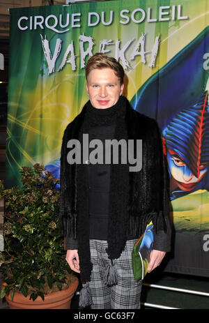 Henry Conway arriva alla notte di apertura di gala di Varekai dal Cirque Du Soleil alla Royal Albert Hall di Londra. Foto Stock