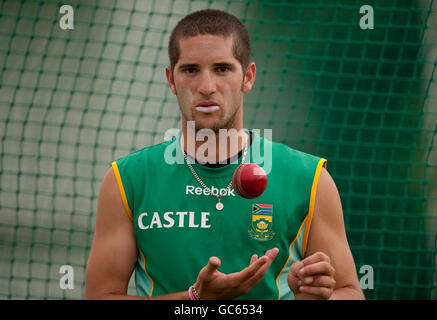 Wayne Parnell del Sud Africa durante una sessione di reti al Wanderers, Johannesburg. Foto Stock